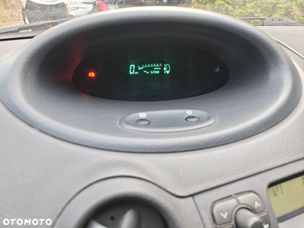 Toyota Yaris 1.0 Base - 10