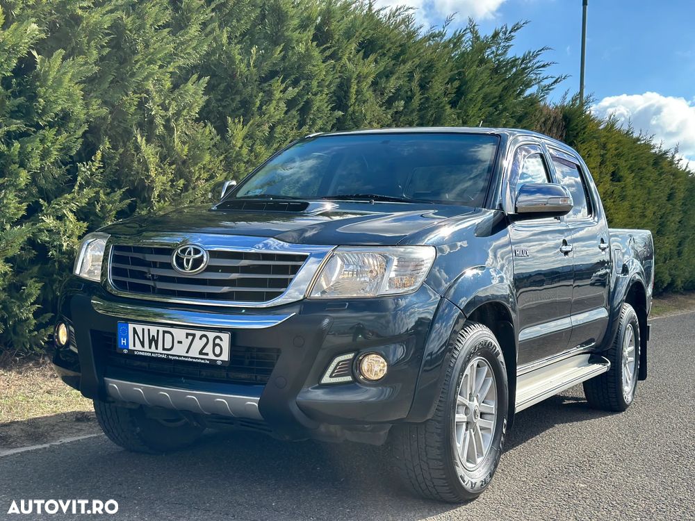 Toyota Hilux - 1