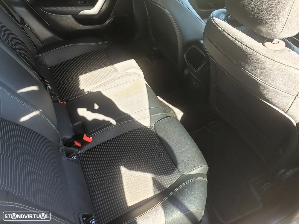 Mercedes-Benz CLA 180 d Progressive - 38