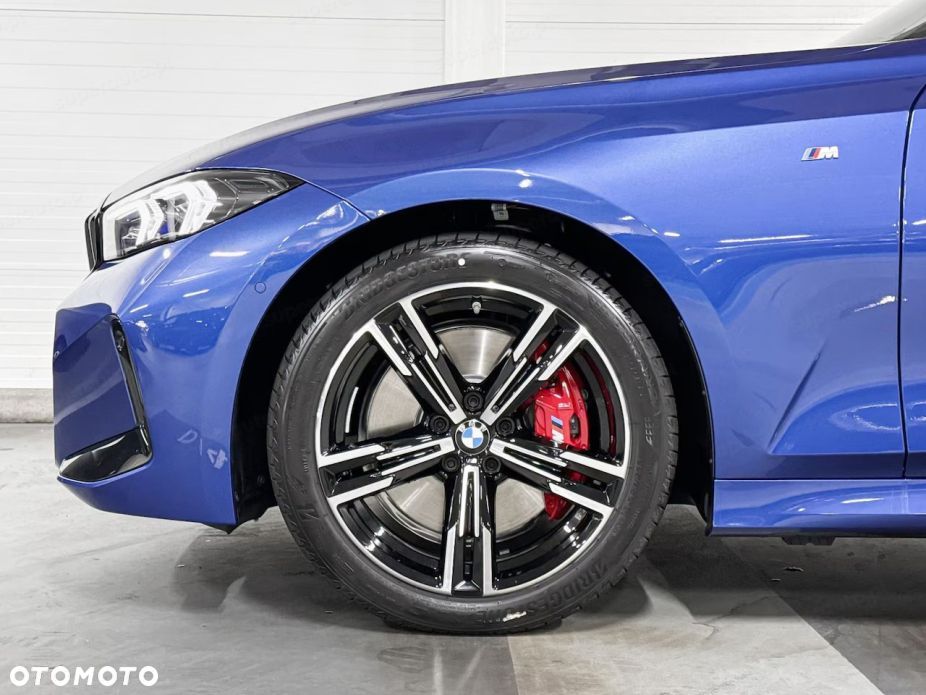 BMW Seria 3 330i xDrive M Sport - 11