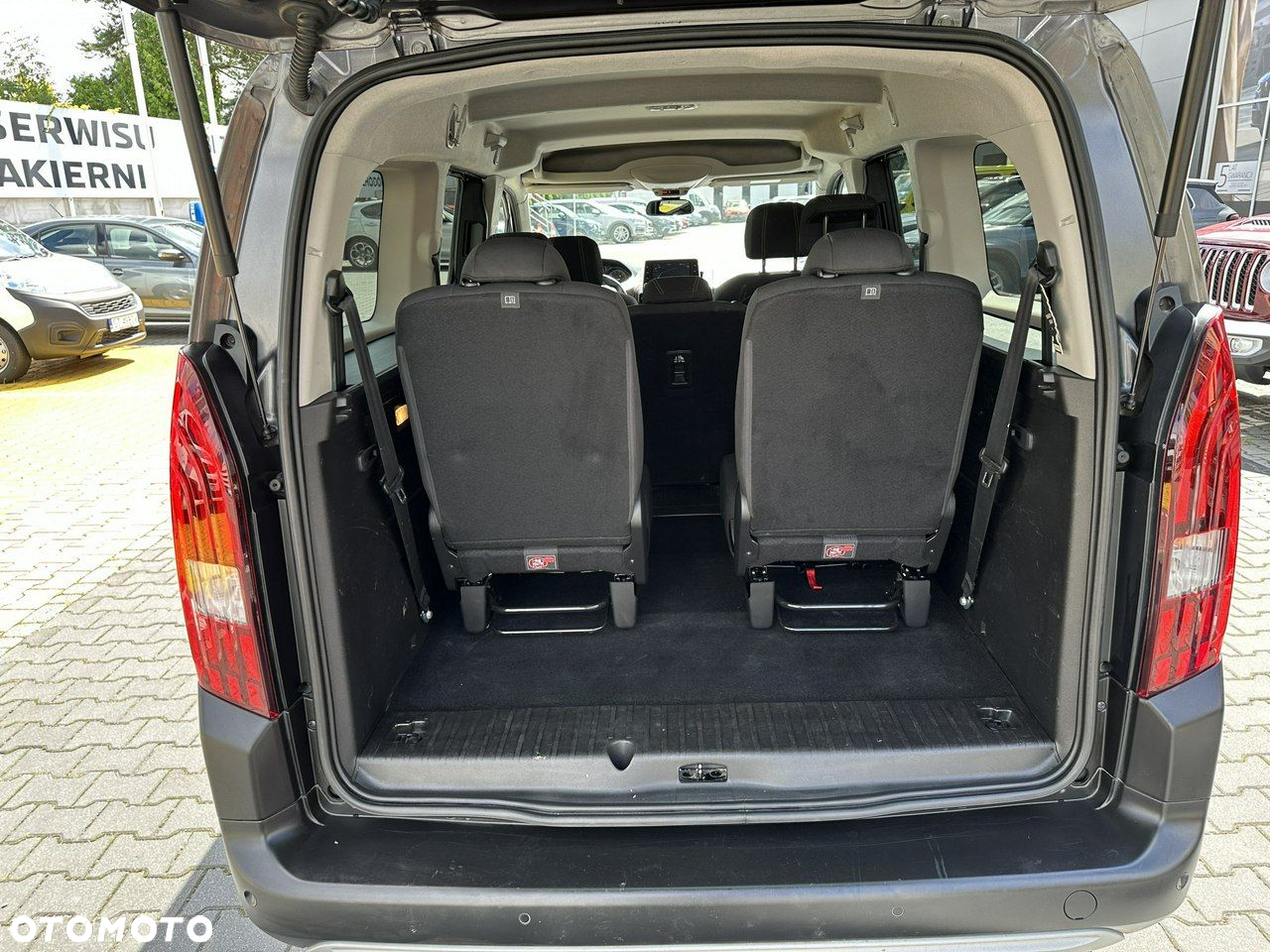 Peugeot Rifter - 11