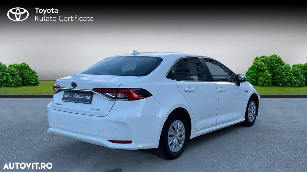 Toyota Corolla Sedan 1.8 HSD Business - 9