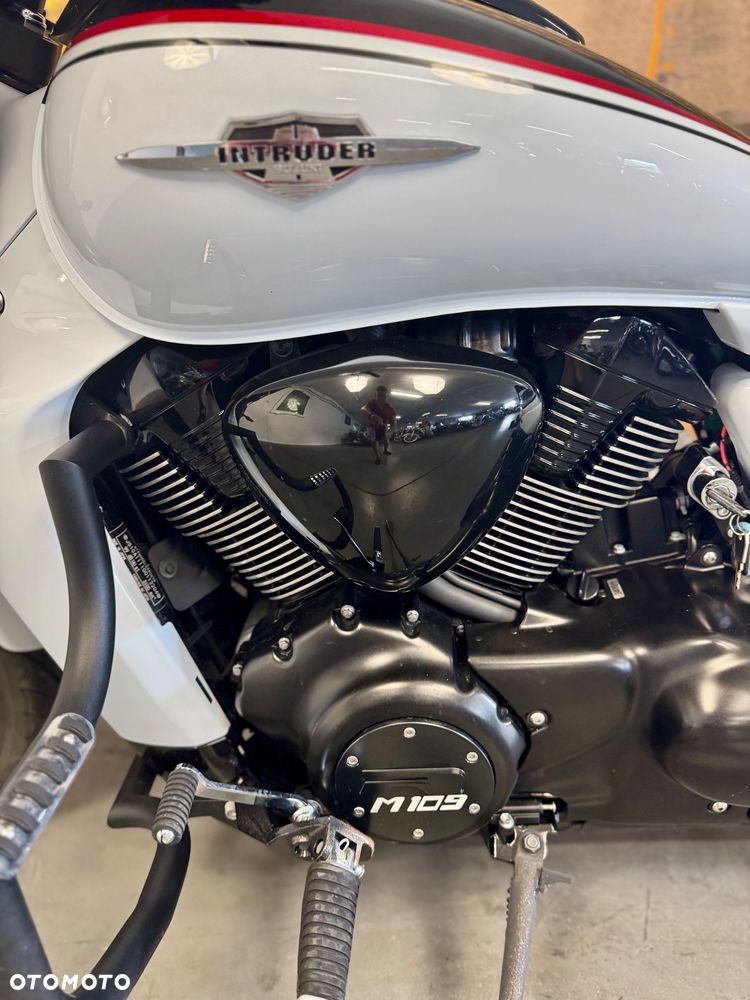 Suzuki Intruder - 8