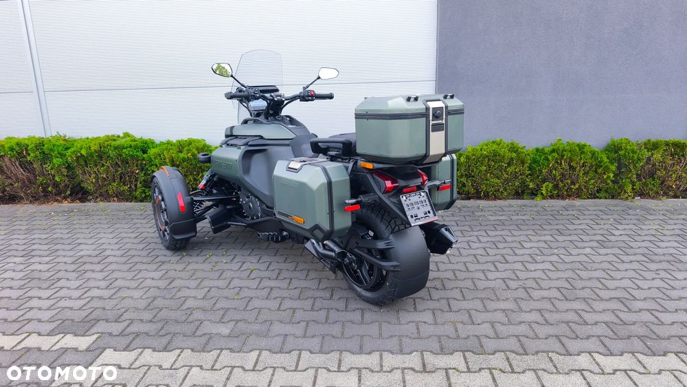 Can-Am Spyder - 7