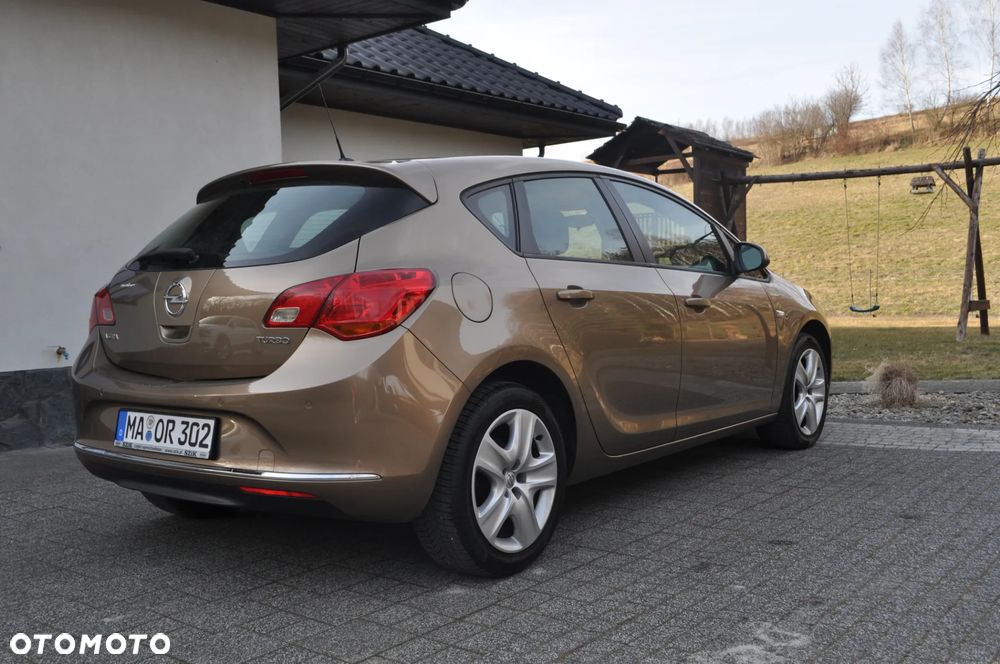 Opel Astra 1.4 Turbo Color Edition - 14