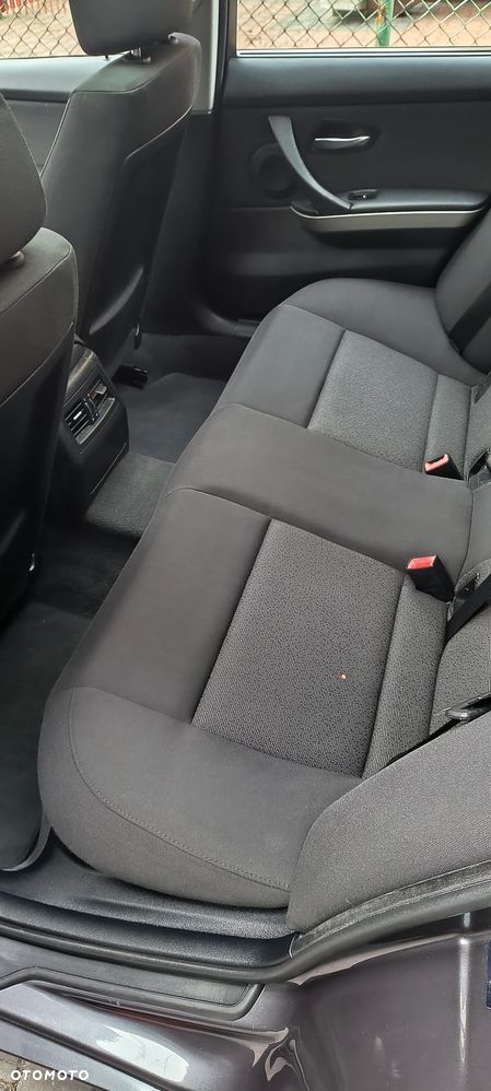 BMW Seria 3 318d DPF - 9