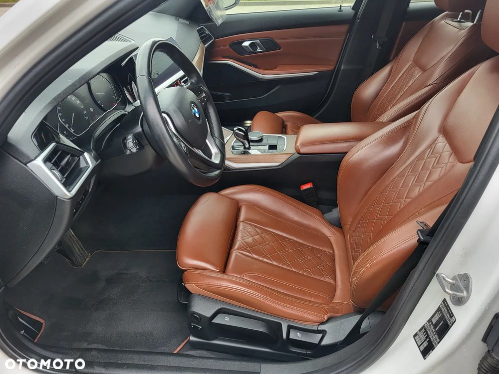 BMW Seria 3 318d Sport Line - 23
