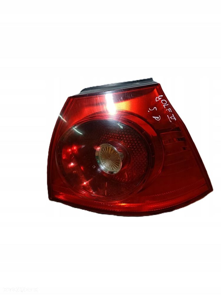 VOLKSWAGEN GOLF V 03-09 r. LAMPA PRAWY TYŁ PRAWA TYLNA W BŁOTNIK EU + - 7