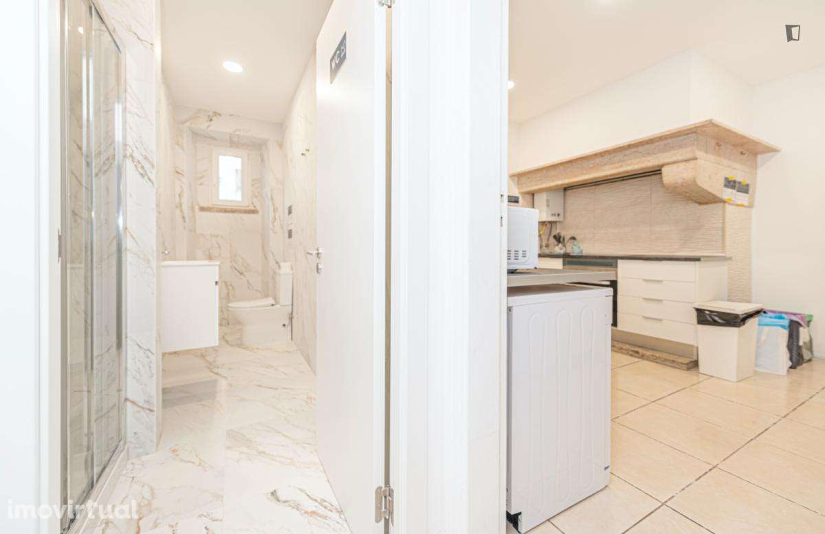 Quarto - localizado em Marquês de Pombal Lisbon - Grande imagem: 3/23