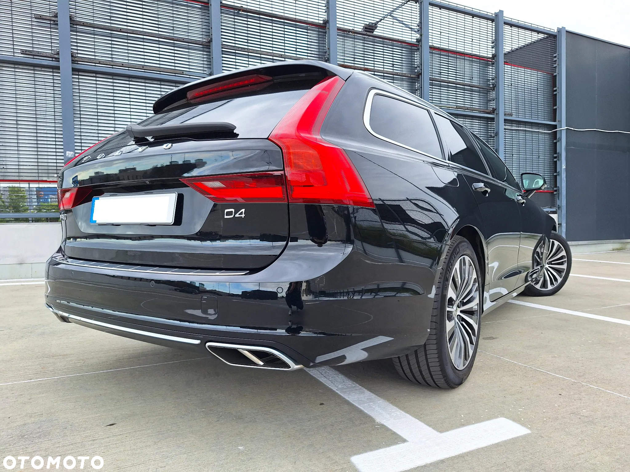 Volvo V90 D4 Momentum Pro - 12