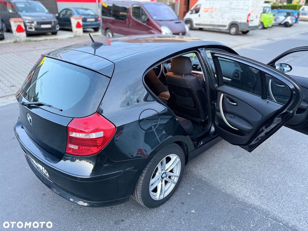 BMW Seria 1 120i - 10
