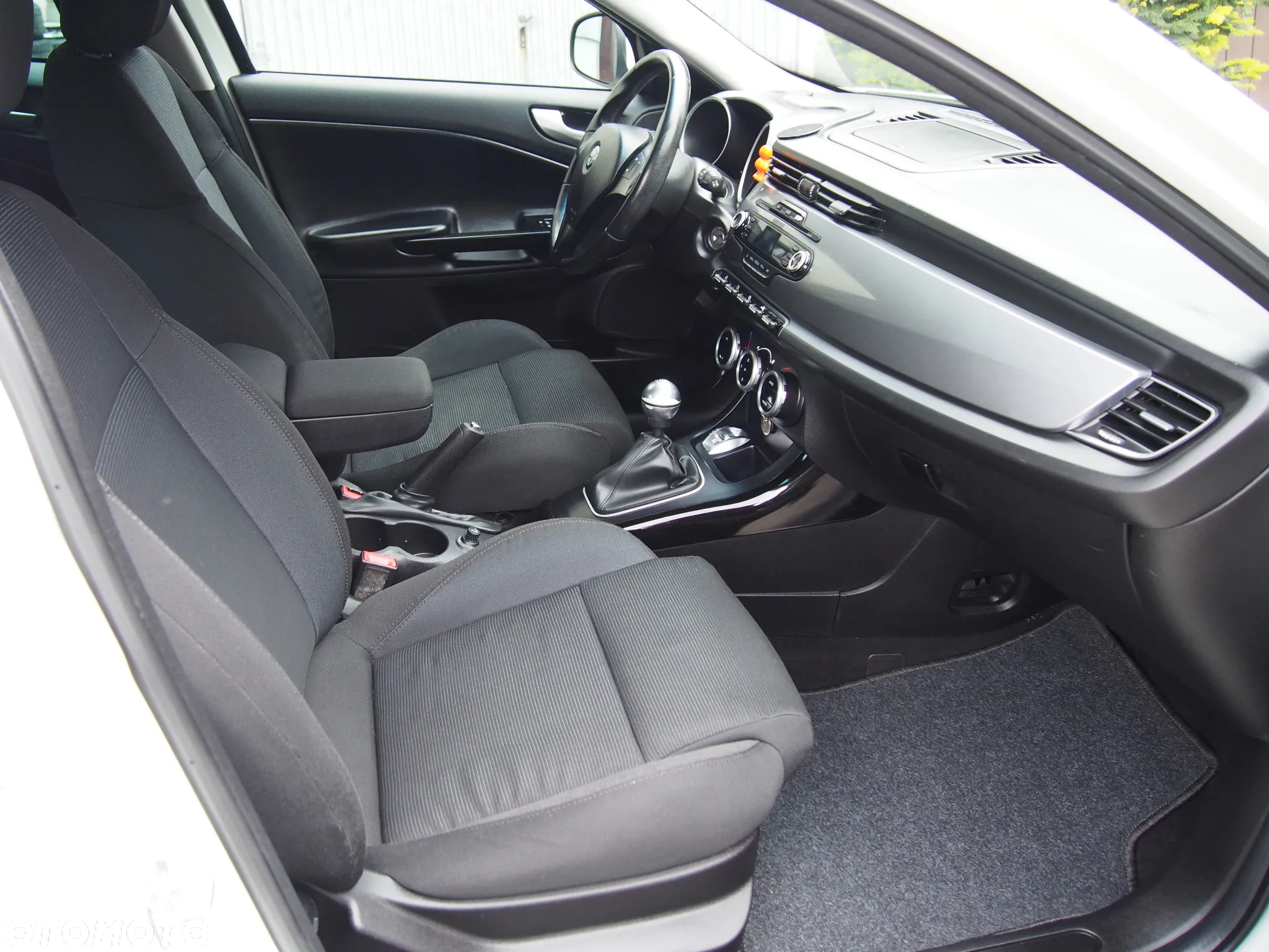 Alfa Romeo Giulietta 1.6 JTDM 16V Business - 14
