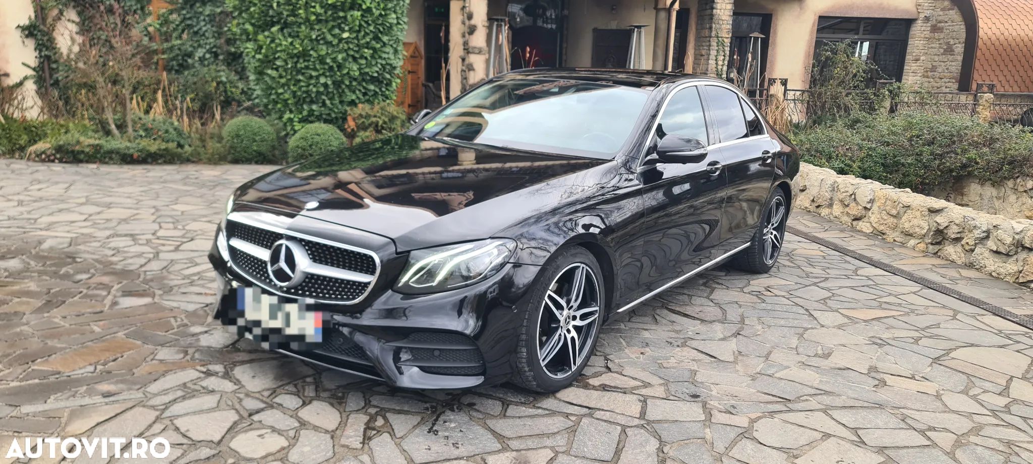 Mercedes-Benz E 220 d 9G-TRONIC AMG Line - 1