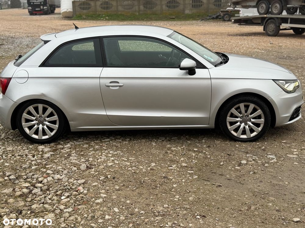 Audi A1 3-drzwiowe 1.6 TDI S line Sportpaket - 4