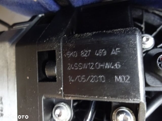 Kamera cofania w znaczku VW Passat CC 2009 ROK - 3