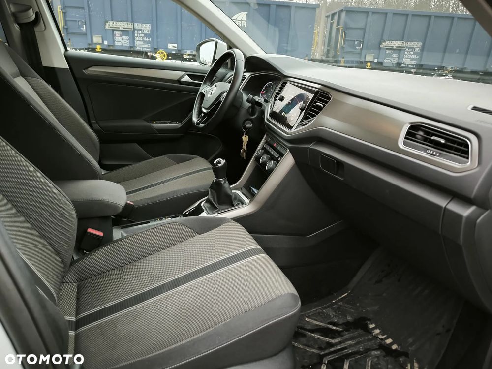 Volkswagen T-Roc - 9