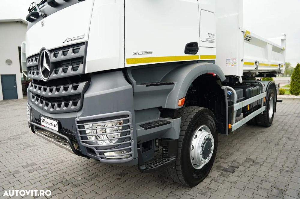 Mercedes-Benz AROCS 2038 / 4x4 / BASCULABILĂ PE DOUĂ LATE / HIDRODOLTA / AUTOMATĂ / - 21
