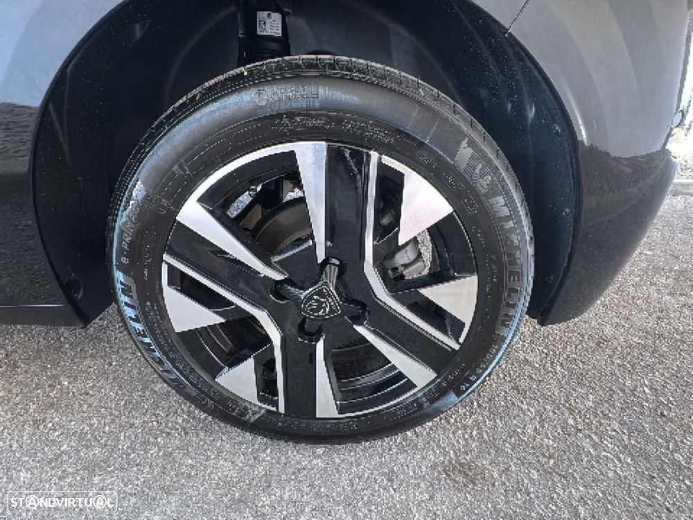 Peugeot 208 1.2 PureTech Allure - 11