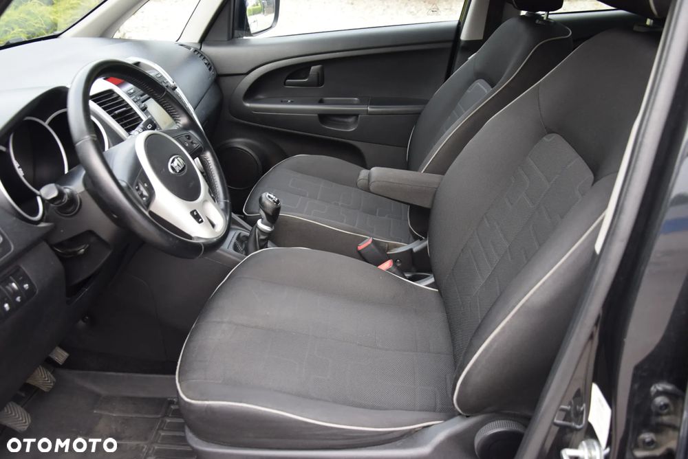 Kia Venga - 18