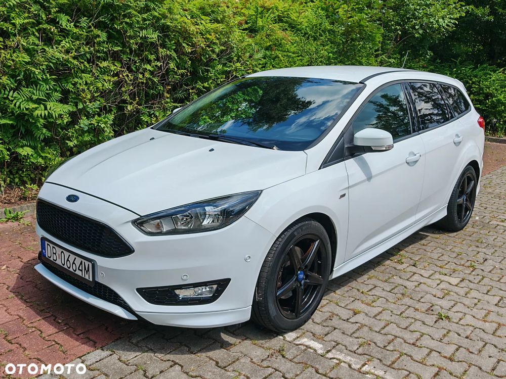 Ford Focus 1.5 EcoBoost ST-Line - 1