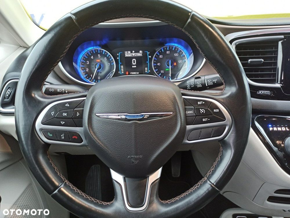 Chrysler Pacifica - 22