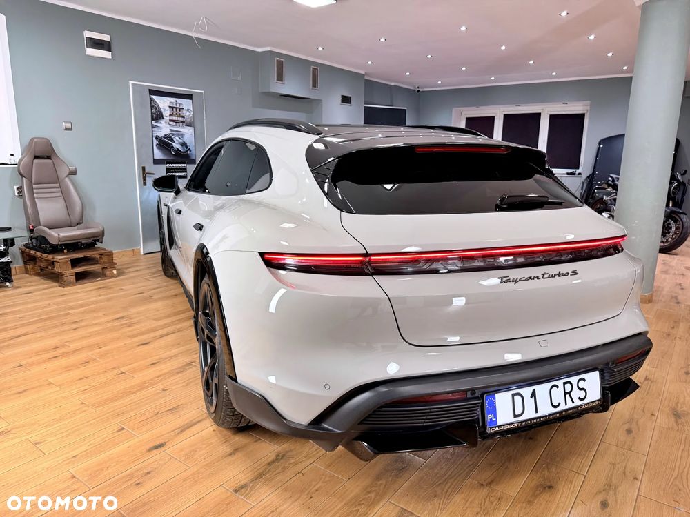 Porsche Taycan - 7
