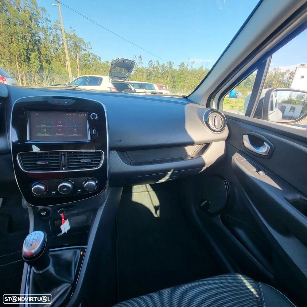 Renault Clio Sport Tourer (Energy) dCi 90 Bose Edition - 24