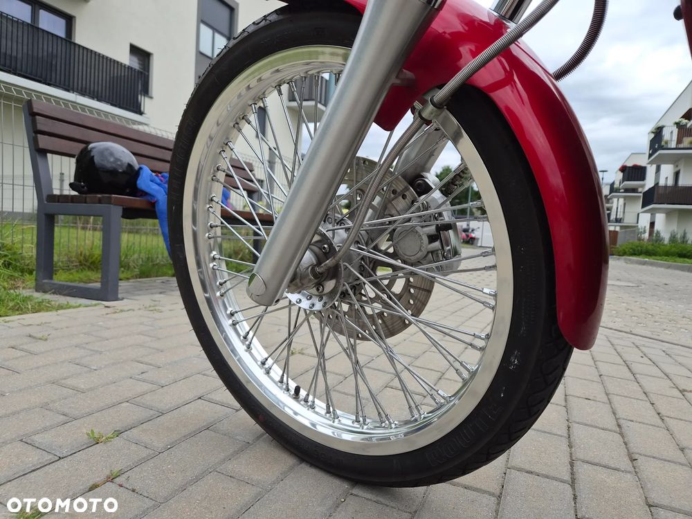 Suzuki Intruder - 17