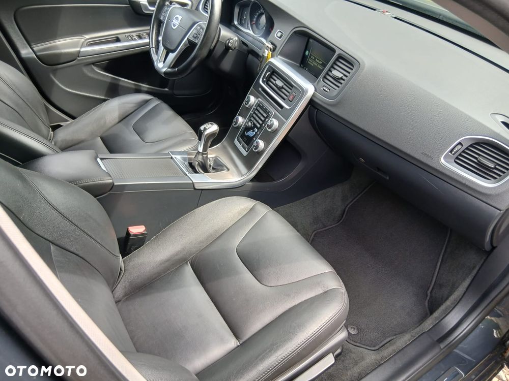 Volvo V60 D3 Summum - 35
