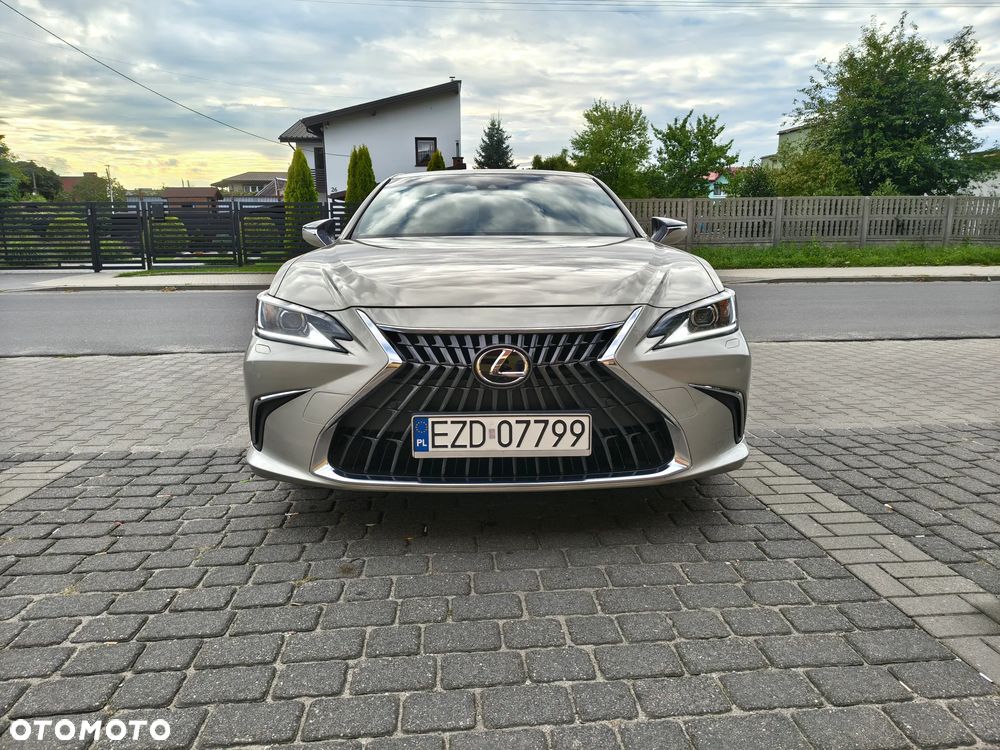 Lexus ES 300h Business Edition - 2