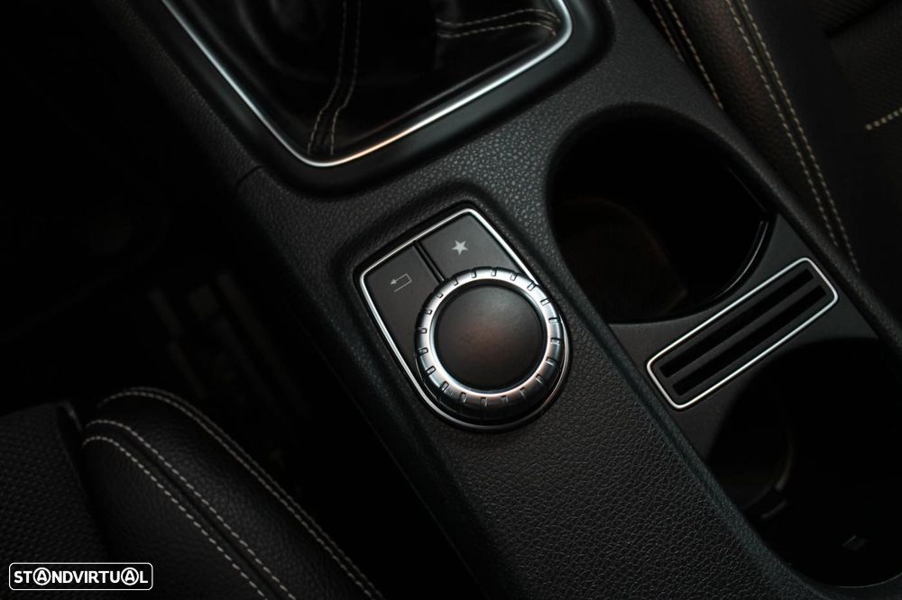 Mercedes-Benz GLA 180 d Urban - 21