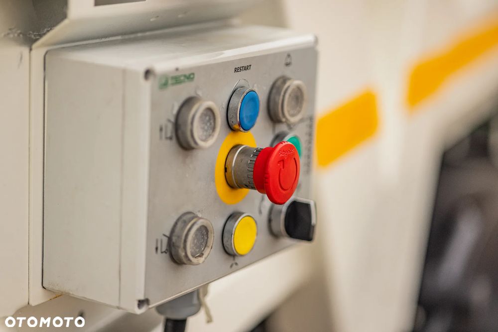 Iveco Euro Cargo 4x2 śmieciarka niski przebieg - 4