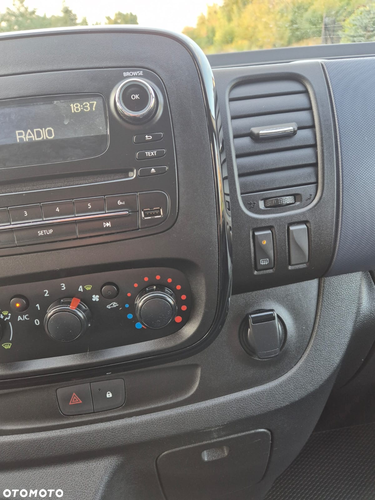Opel Vivaro 2018r Long L2H1 150Tys km Super Stan - 26