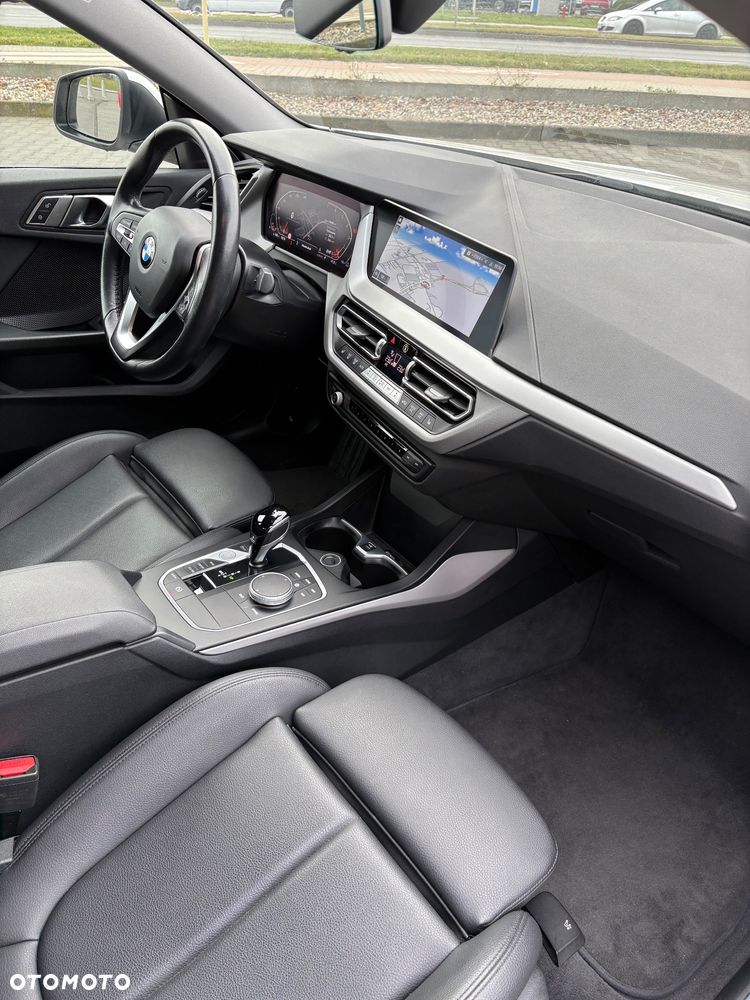 BMW Seria 2 218i - 19