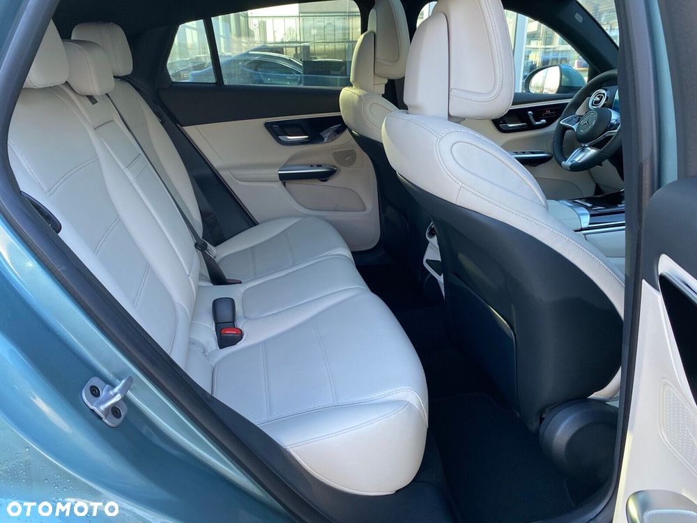 Mercedes-Benz GLC - 24