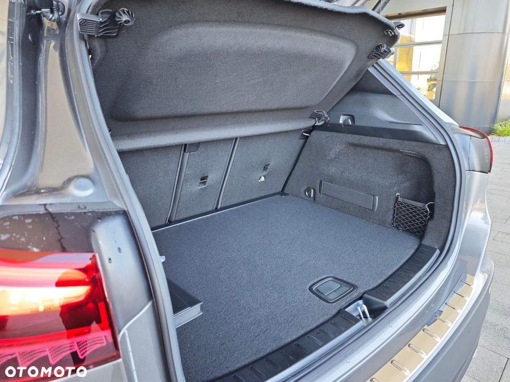 Mercedes-Benz GLA - 30