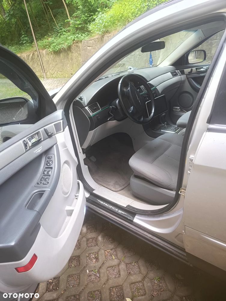 Chrysler Pacifica - 3