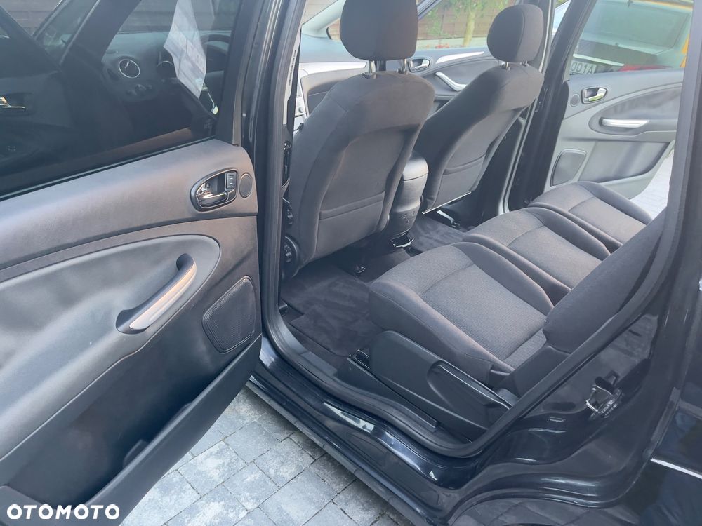 Ford S-Max - 9