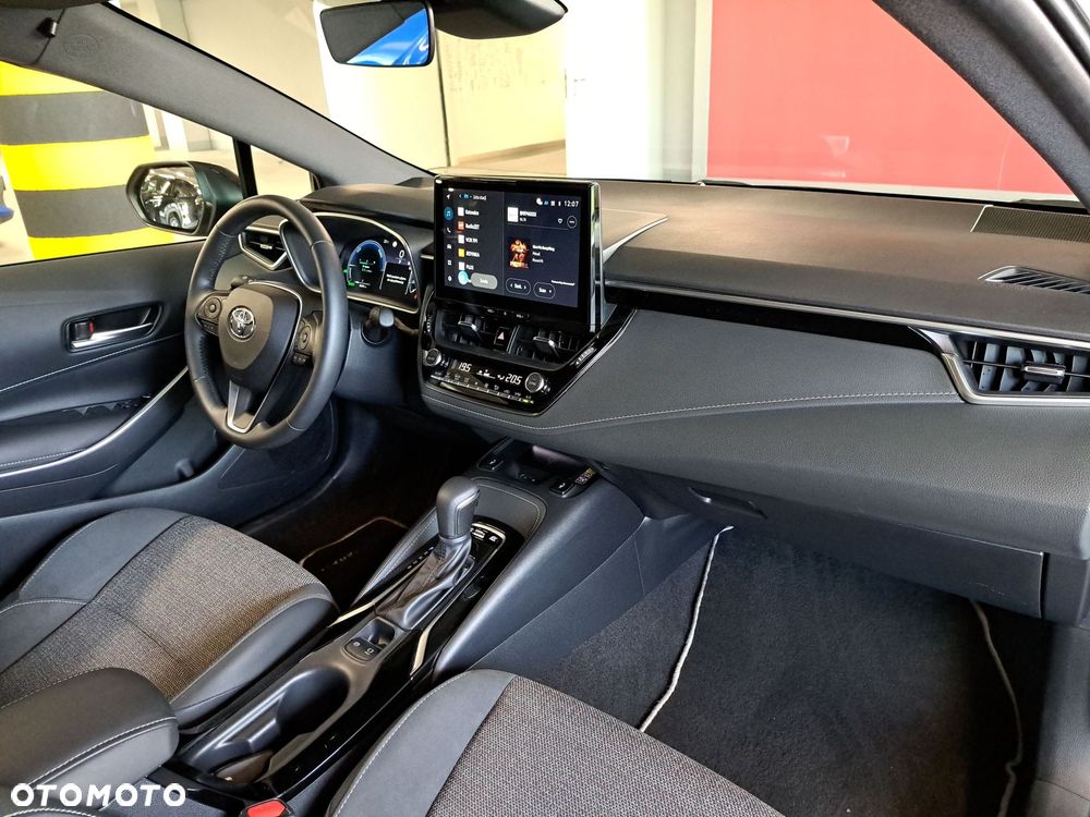 Toyota Corolla 1.8 Hybrid Style - 17