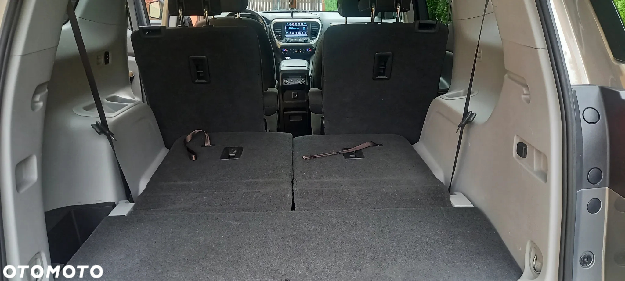 GMC Acadia - 10