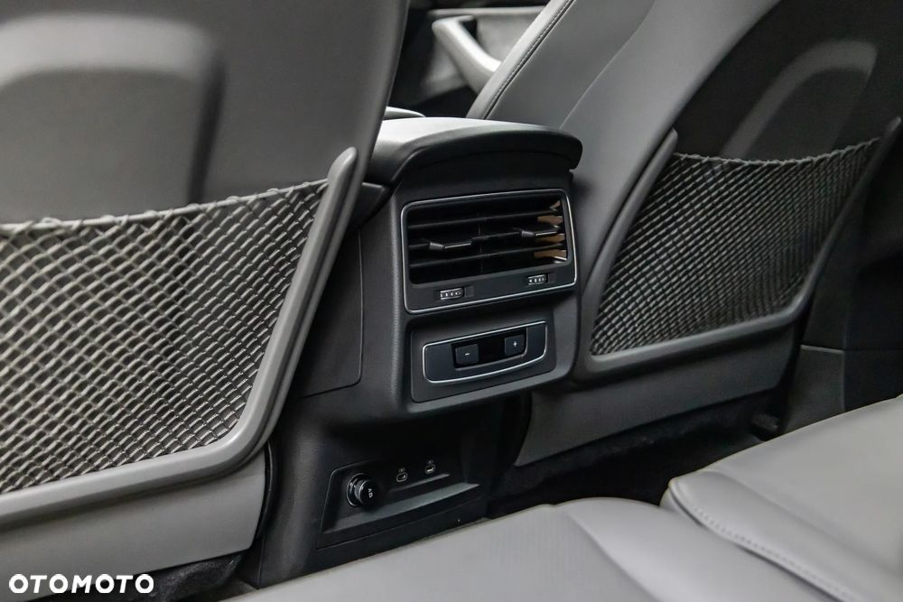 Audi Q7 60 TFSI e PHEV Quattro S Line Tiptr - 30
