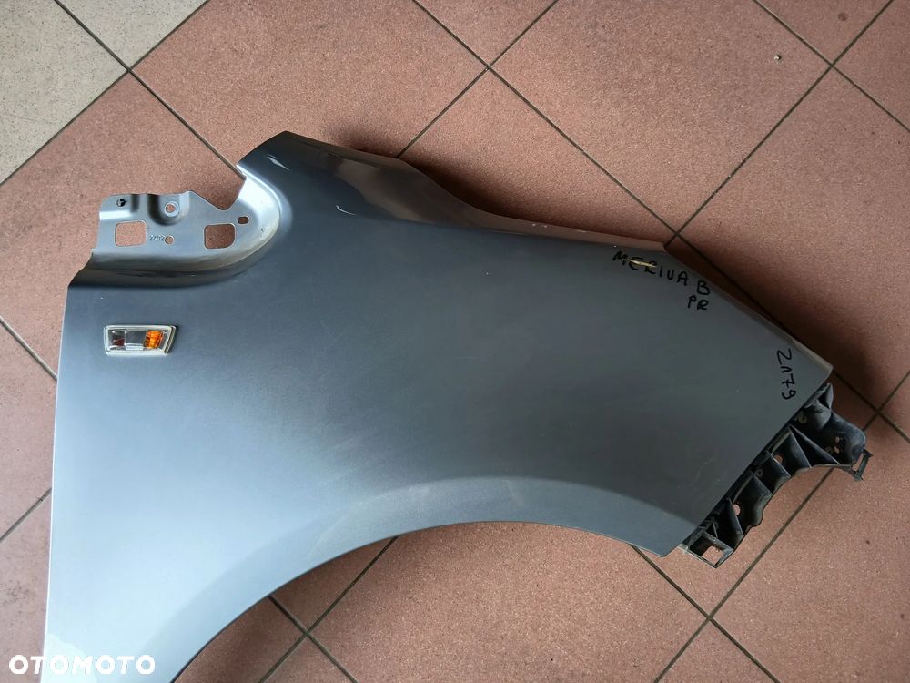 Opel Meriva  B Błotnik Przód Przedni Prawy Z179 - 2