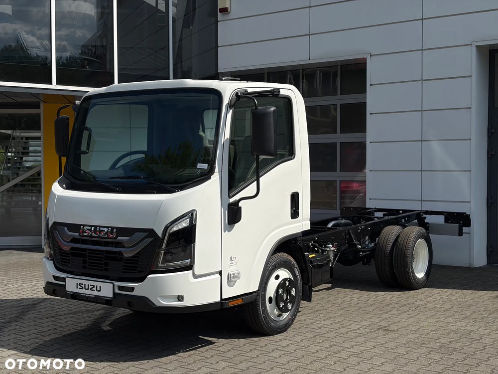Isuzu M27 F - 1