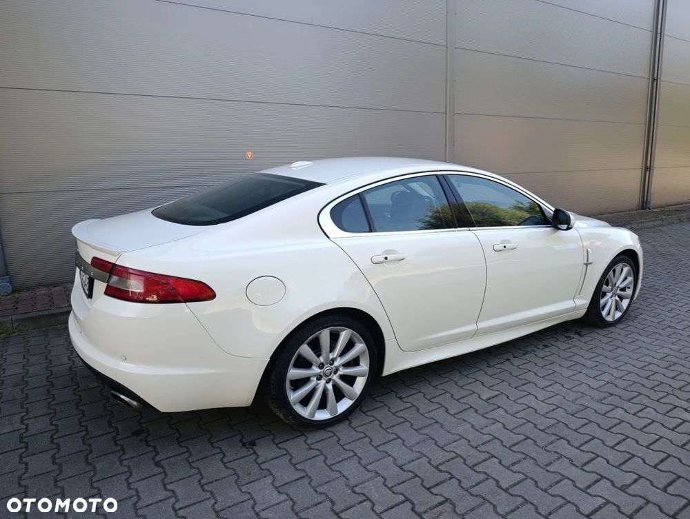 Jaguar XF 3.0 V6 S Pace - 14