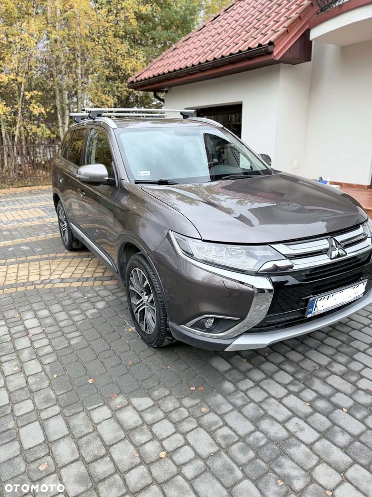 Mitsubishi Outlander 2017 photo 2