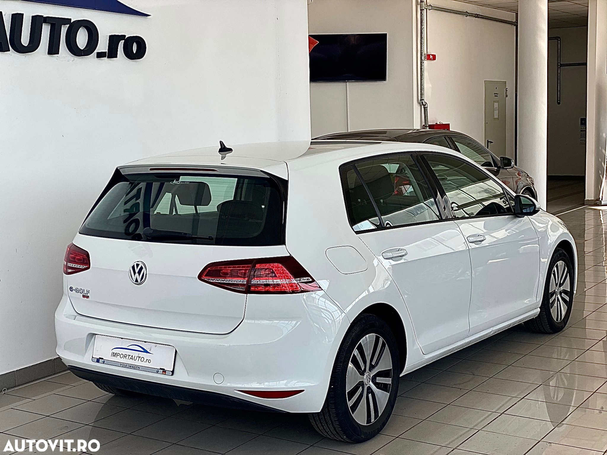 Volkswagen e-Golf - 5