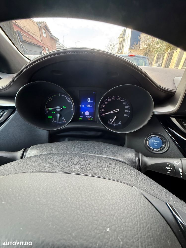 Toyota C-HR Lounge - 11