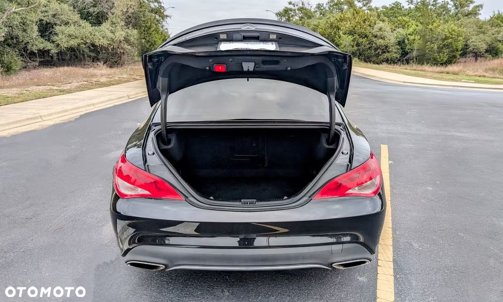 Mercedes-Benz CLA 250 4Matic 7G-DCT - 11