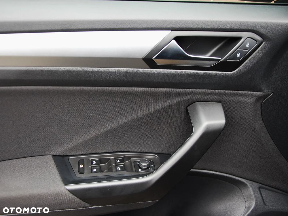 Volkswagen T-Roc 1.5 TSI Life DSG - 35