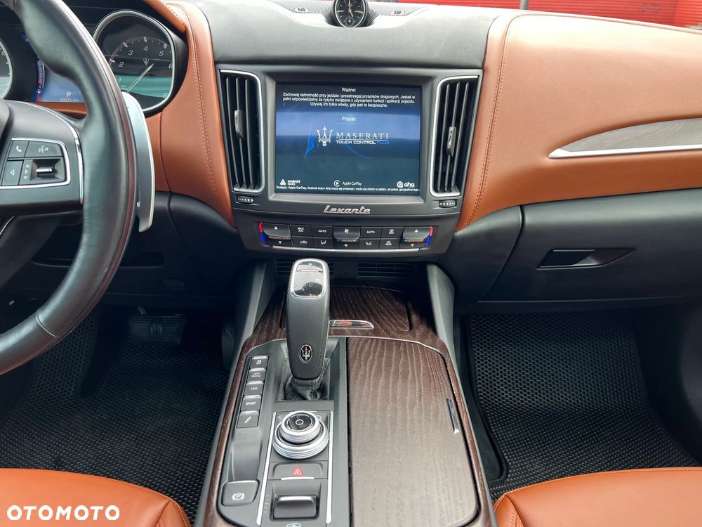 Maserati Levante Q4 GranLusso - 24